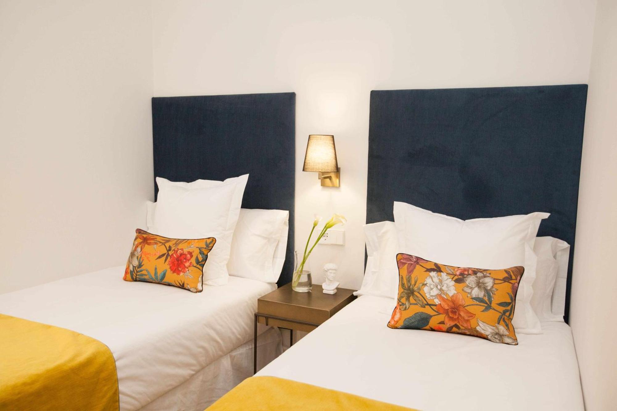Isg Apartments Cedaceros 12 세비야 외부 사진